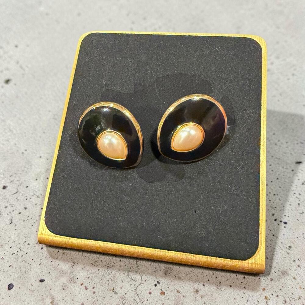Vintage Monet Pear Shaped Faux Pearl Black Enamel Gold Tone Clip On Earrings